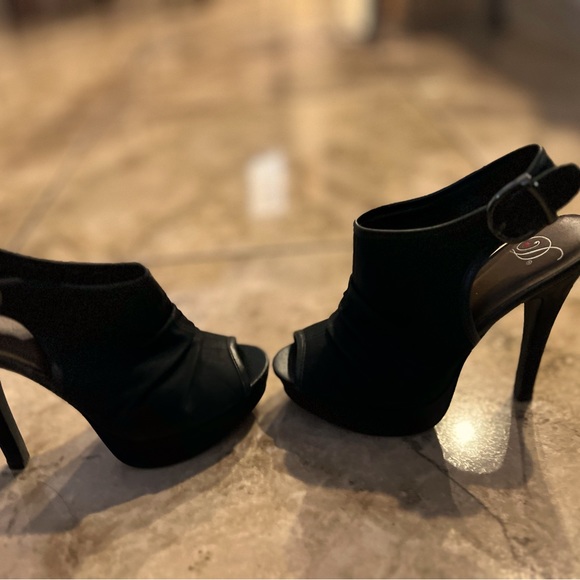 Black suede stiletto shoes - Picture 3 of 4